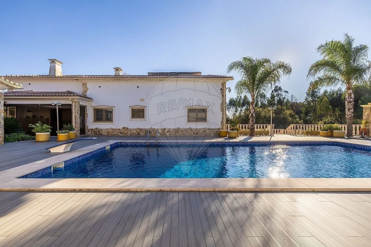 Moradia T7 para Venda em Casais e Alviobeira Foto 3