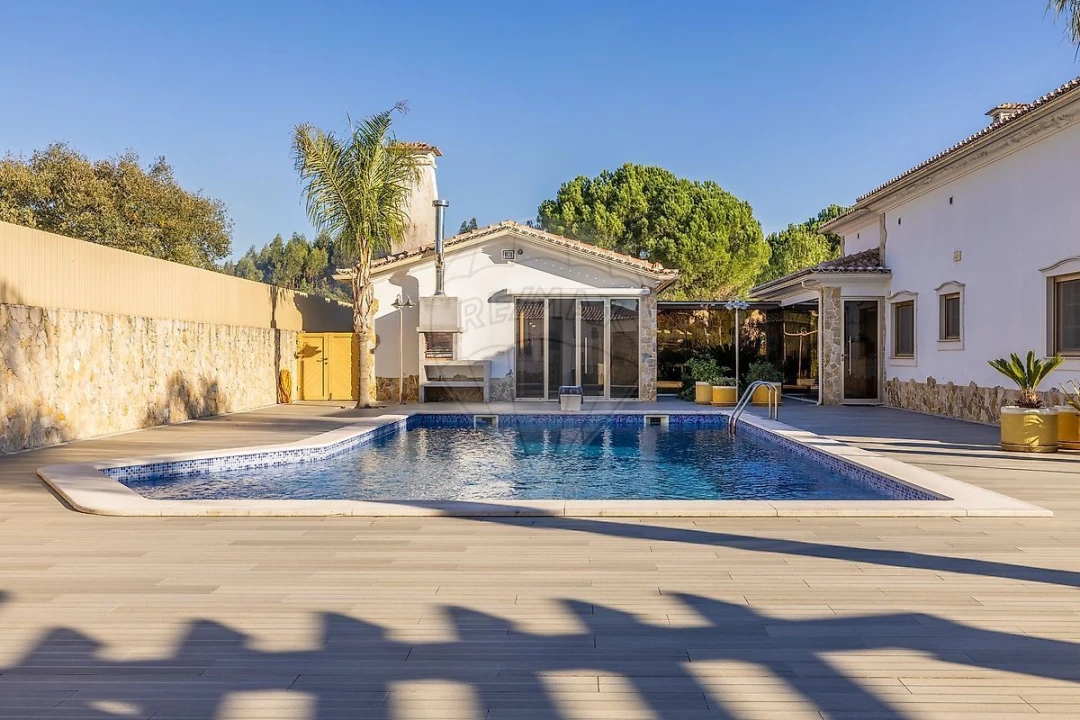 Moradia T7 para Venda em Casais e Alviobeira Foto 36