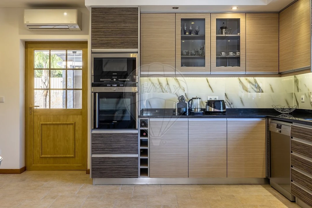 Moradia T7 para Venda em Casais e Alviobeira Foto 9