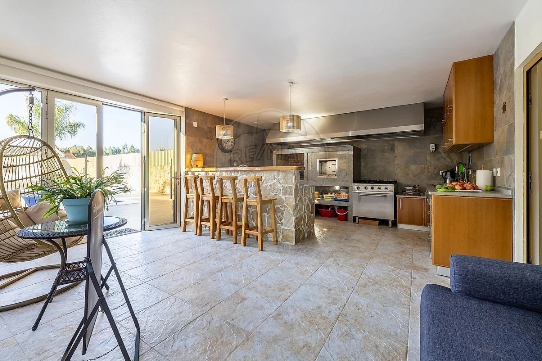 Moradia T7 para Venda em Casais e Alviobeira Foto 31