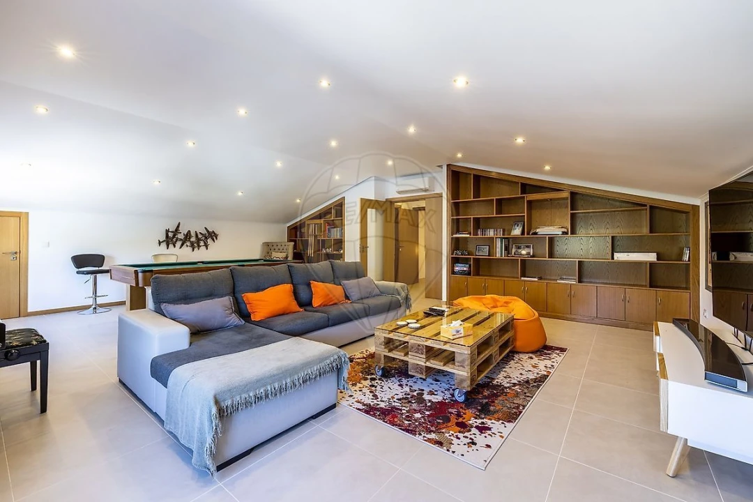 Moradia T7 para Venda em Casais e Alviobeira Foto 22