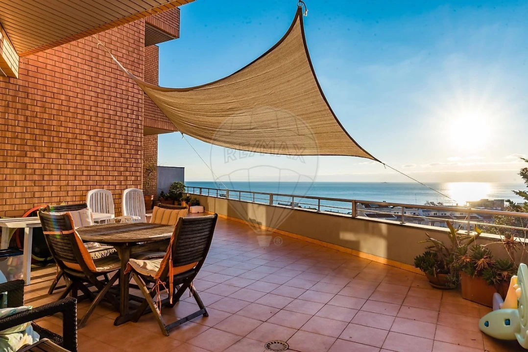 Apartamento T4 para Venda em Algés, Linda-A-Velha e Cruz Quebrada-Dafundo Foto 8