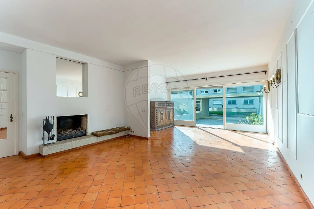 Apartamento T4 para Venda em Aldoar, Foz do Douro e Nevogilde Foto 1