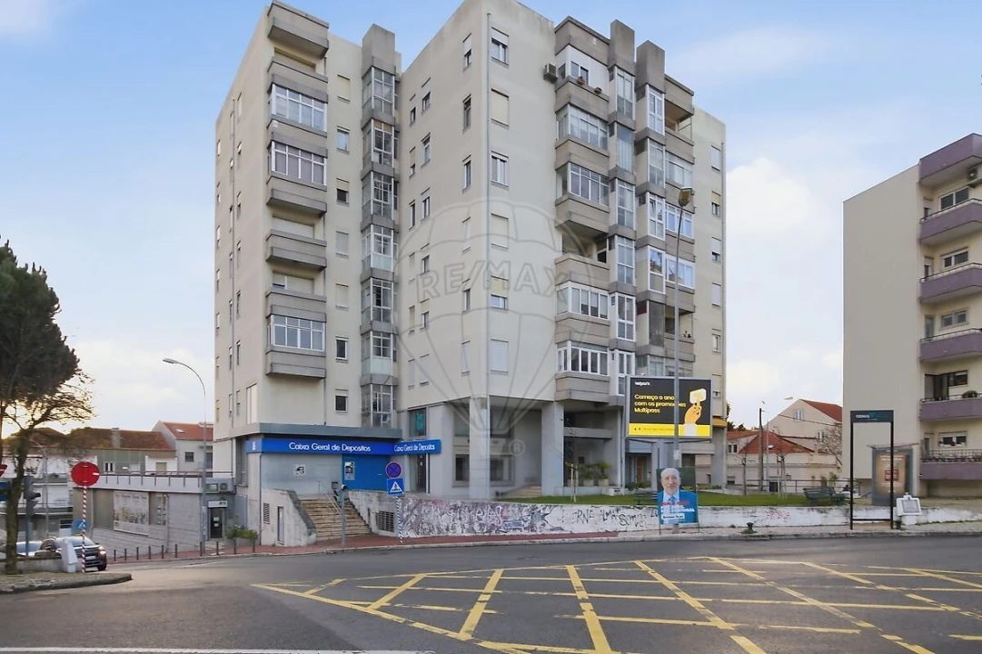 Apartamento T2 para Venda em Algés, Linda-A-Velha e Cruz Quebrada-Dafundo Foto 31