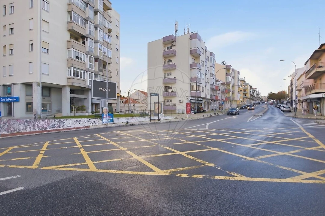 Apartamento T2 para Venda em Algés, Linda-A-Velha e Cruz Quebrada-Dafundo Foto 32