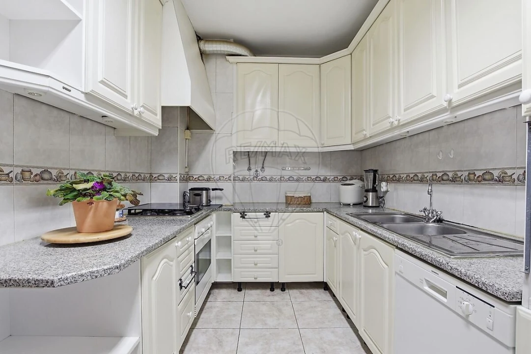 Apartamento T2 para Venda em Algés, Linda-A-Velha e Cruz Quebrada-Dafundo Foto 25