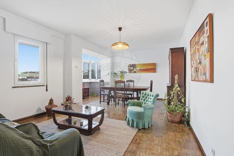 Apartamento T2 para Venda em Algés, Linda-A-Velha e Cruz Quebrada-Dafundo