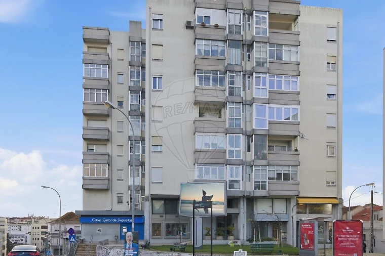 Apartamento T2 para Venda em Algés, Linda-A-Velha e Cruz Quebrada-Dafundo Foto 30