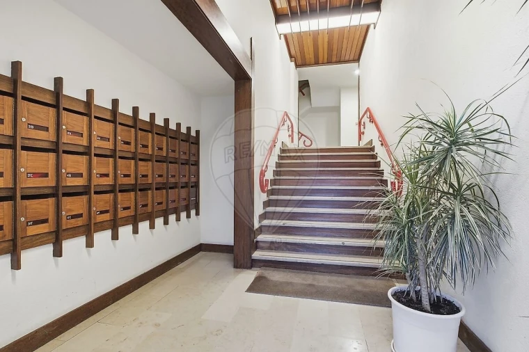 Apartamento T2 para Venda em Algés, Linda-A-Velha e Cruz Quebrada-Dafundo Foto 28