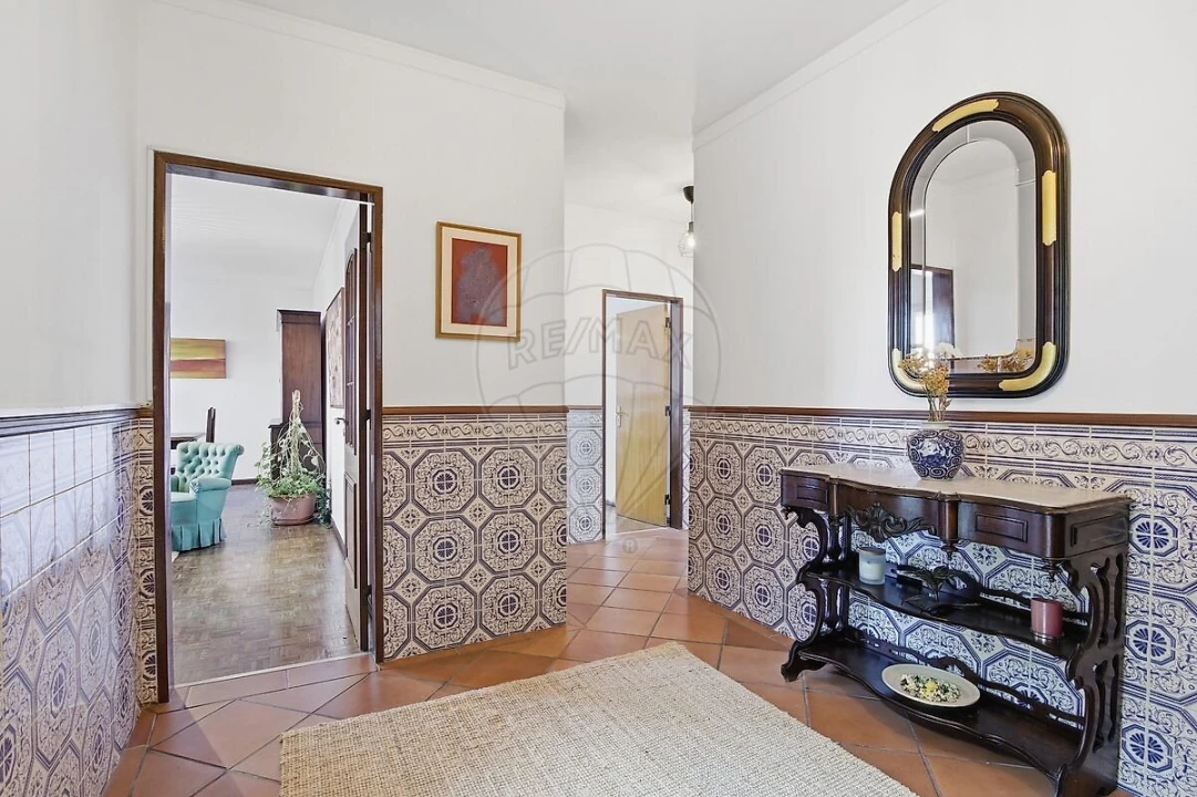 Apartamento T2 para Venda em Algés, Linda-A-Velha e Cruz Quebrada-Dafundo Foto 2