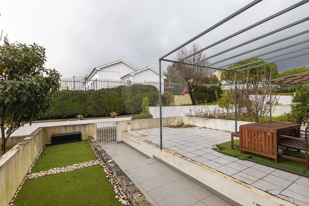 Moradia T4 para Venda em Santo Antão e São Julião do Tojal Foto 34