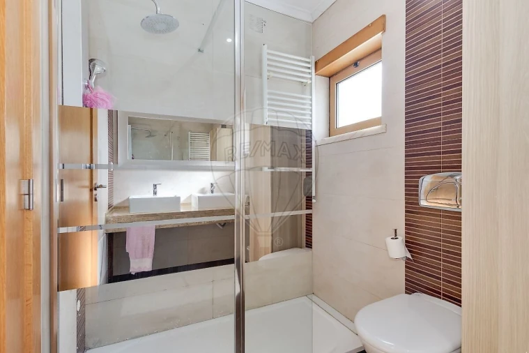 Moradia T4 para Venda em Santo Antão e São Julião do Tojal Foto 18