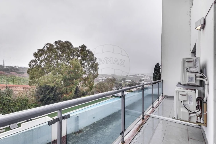 Moradia T4 para Venda em Santo Antão e São Julião do Tojal Foto 45