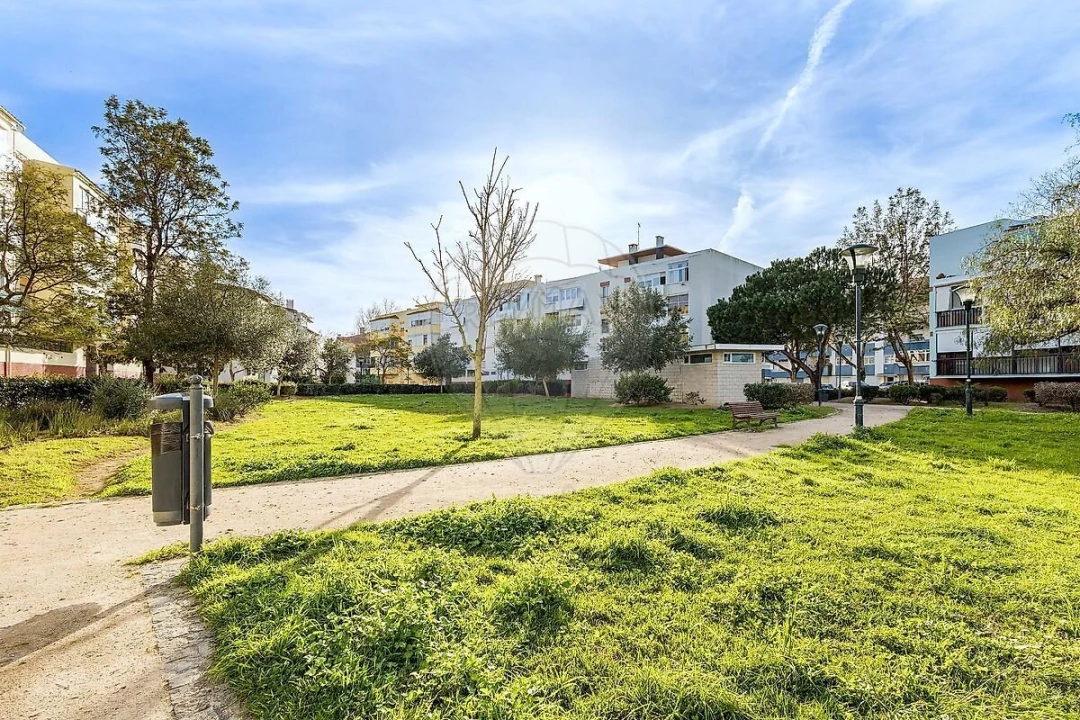 Apartamento T1 para Venda em Cascais e Estoril Foto 23