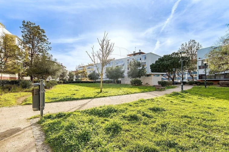 Apartamento T1 para Venda em Cascais e Estoril Foto 23