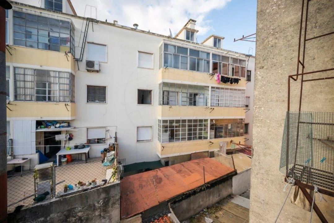 Apartamento T1 para Venda em Pontinha e Famões Foto 32