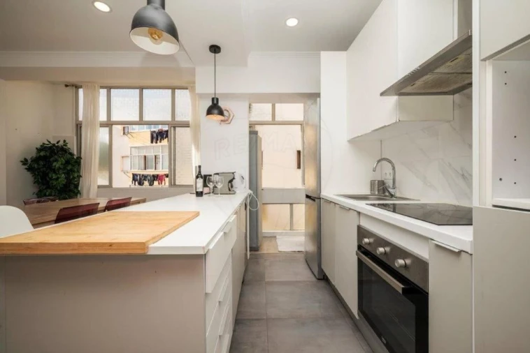 Apartamento T1 para Venda em Pontinha e Famões Foto 5