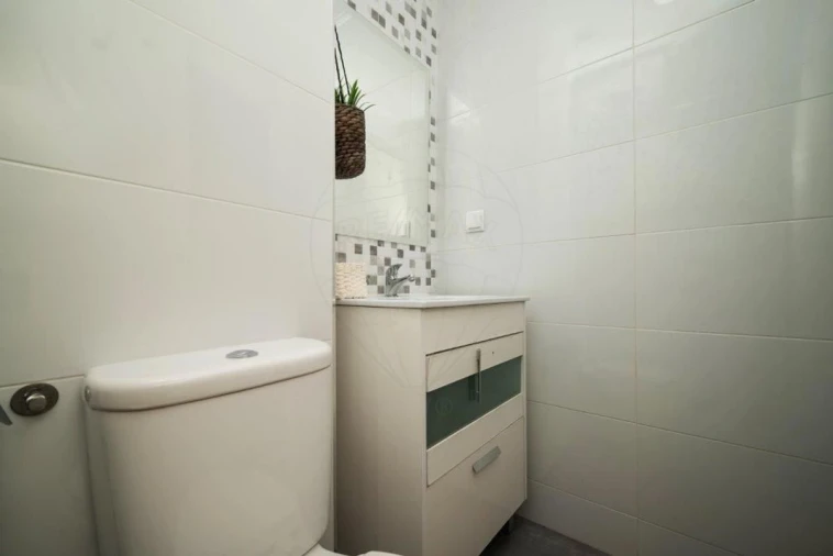 Apartamento T1 para Venda em Pontinha e Famões Foto 27