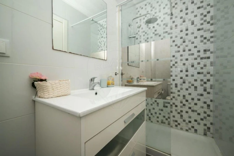 Apartamento T1 para Venda em Pontinha e Famões Foto 13