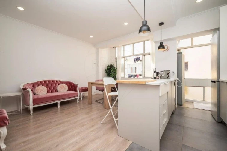 Apartamento T1 para Venda em Pontinha e Famões Foto 1