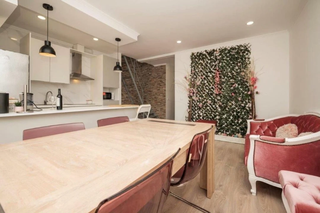 Apartamento T1 para Venda em Pontinha e Famões Foto 3