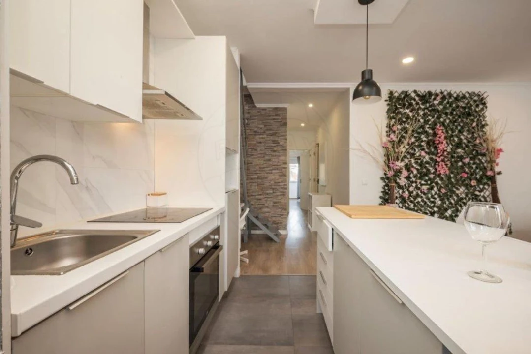 Apartamento T1 para Venda em Pontinha e Famões Foto 7