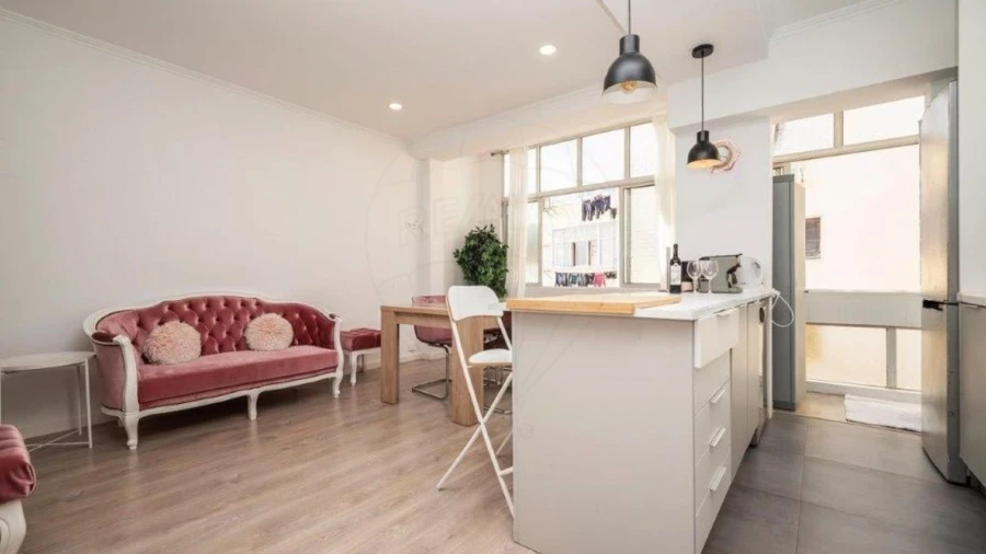 Apartamento T1 para Venda em Pontinha e Famões