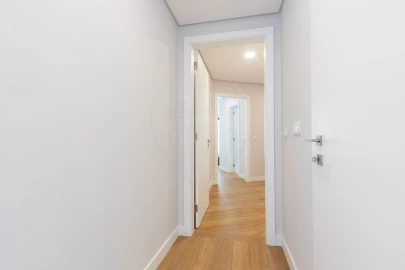 Apartamento T3 para Venda em Carcavelos e Parede