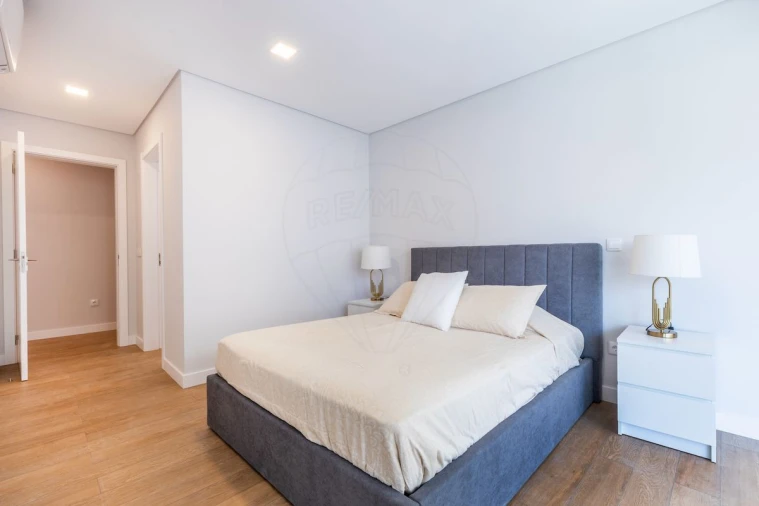 Apartamento T3 para Venda em Carcavelos e Parede Foto 18