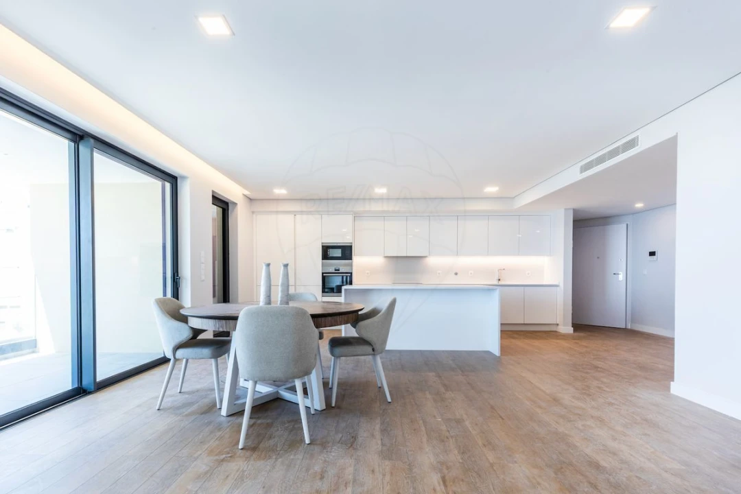 Apartamento T3 para Venda em Carcavelos e Parede Foto 6