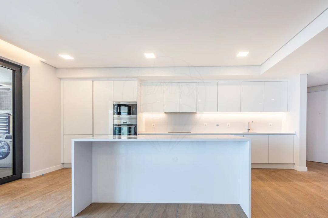 Apartamento T3 para Venda em Carcavelos e Parede Foto 9
