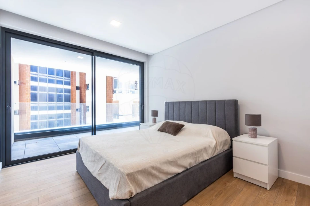 Apartamento T3 para Venda em Carcavelos e Parede Foto 12