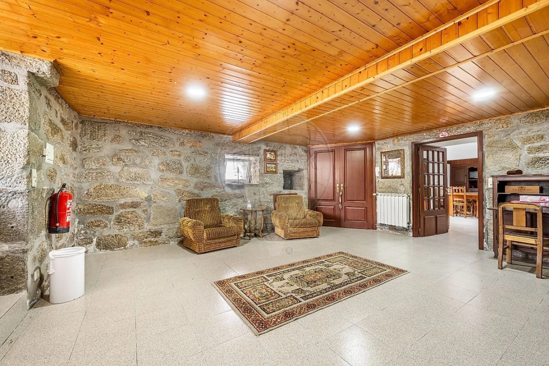 Moradia T4 para Venda em Cerdal Foto 24