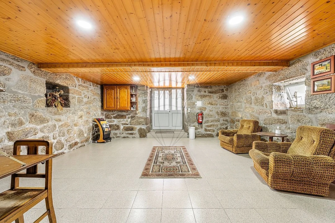 Moradia T4 para Venda em Cerdal Foto 25