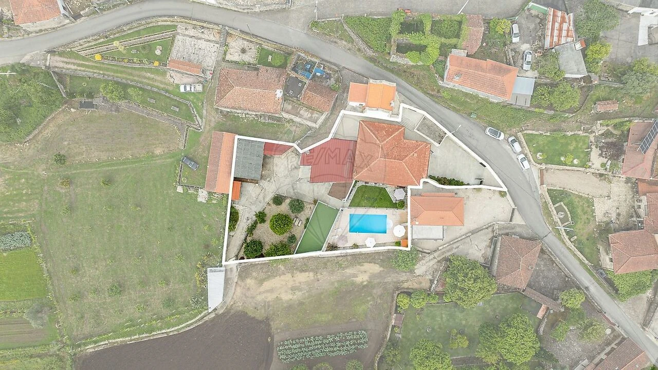 Moradia T4 para Venda em Cerdal Foto 23