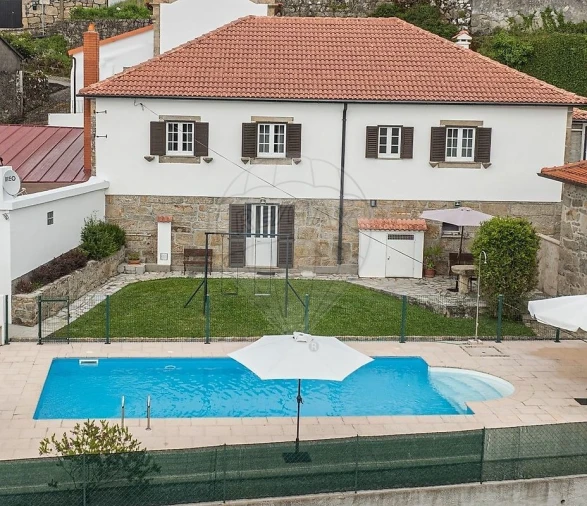 Moradia T4 para Venda em Cerdal Foto 2