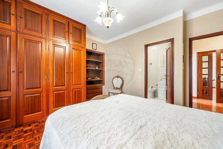 Moradia T4 para Venda em Cerdal Foto 36