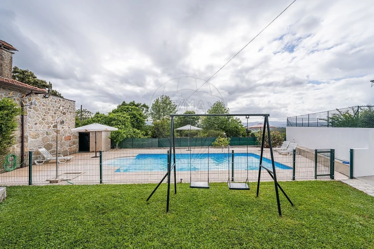 Moradia T4 para Venda em Cerdal Foto 3