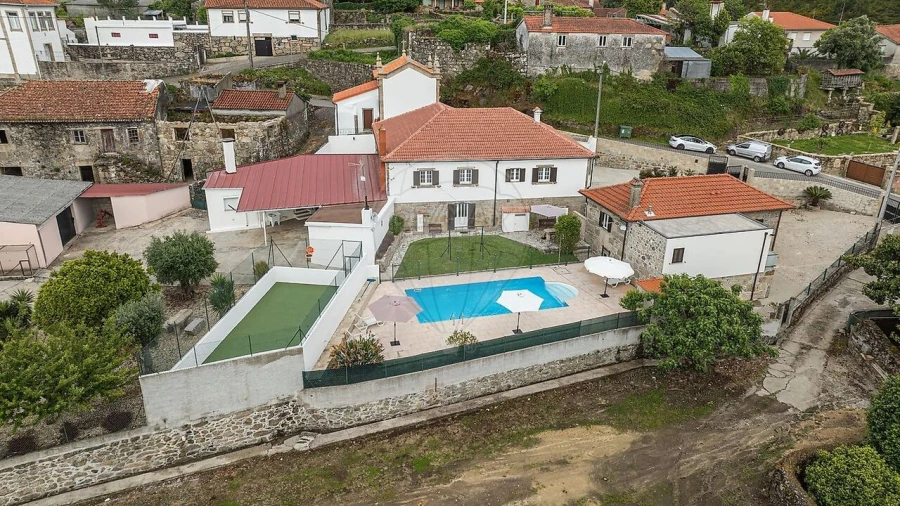 Moradia T4 para Venda em Cerdal Foto 22