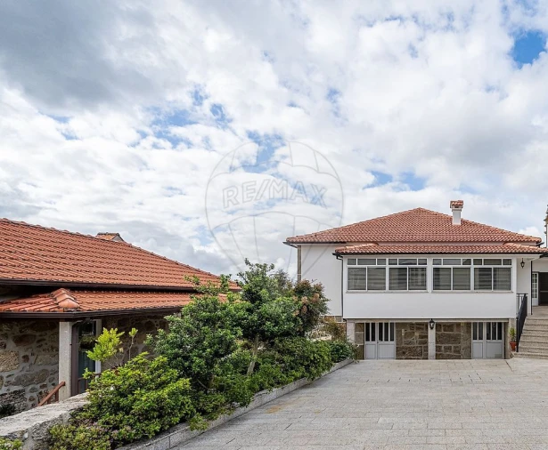 Moradia T4 para Venda em Cerdal Foto 8