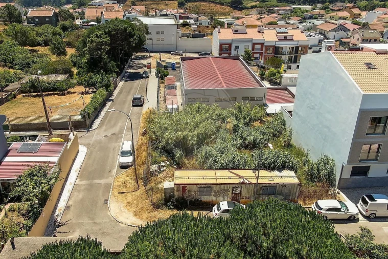 Terreno para Venda em Queluz e Belas Foto 3