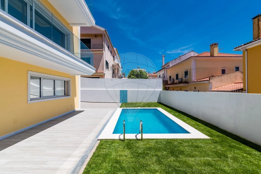 Moradia T4 para Venda em Pontinha e Famões Foto 26