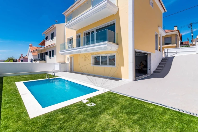 Moradia T4 para Venda em Pontinha e Famões Foto 29