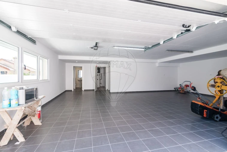 Moradia T4 para Venda em Pontinha e Famões Foto 24