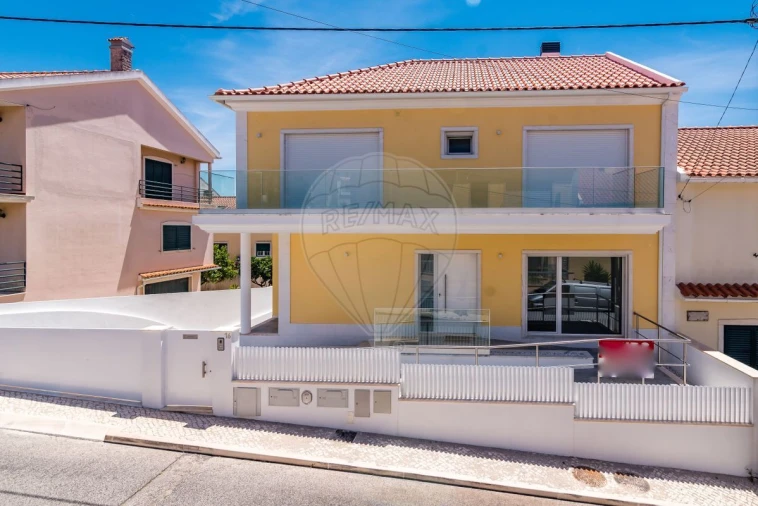 Moradia T4 para Venda em Pontinha e Famões Foto 25