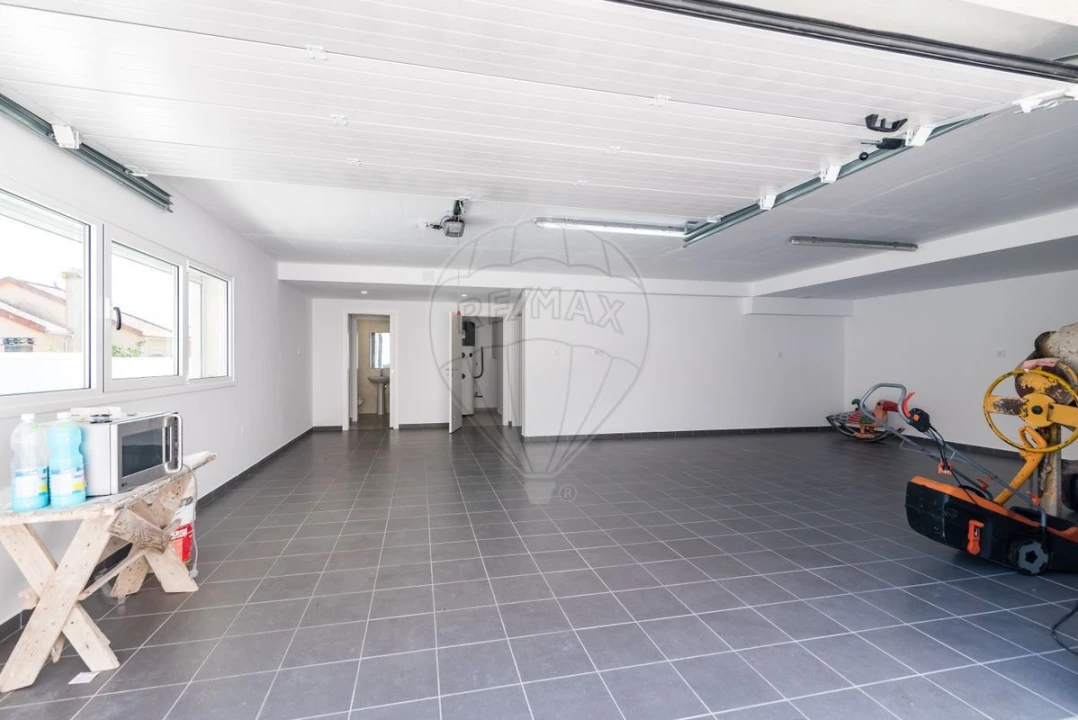 Moradia T4 para Venda em Pontinha e Famões Foto 24