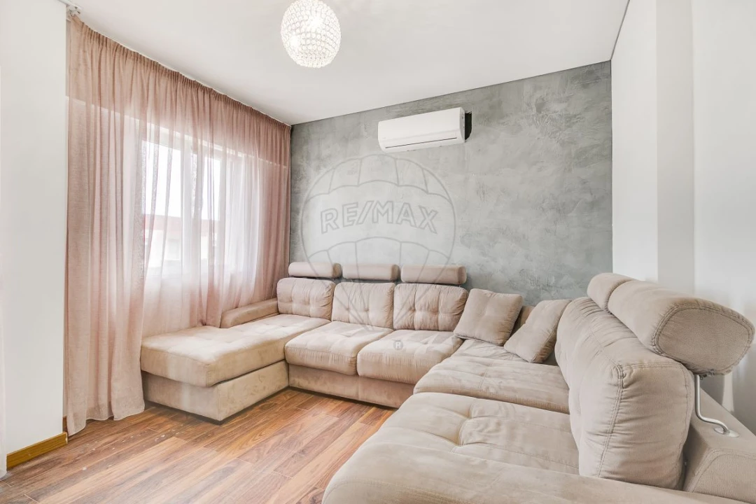 Apartamento T3 para Venda em Santo António dos Cavaleiros e Frielas Foto 11