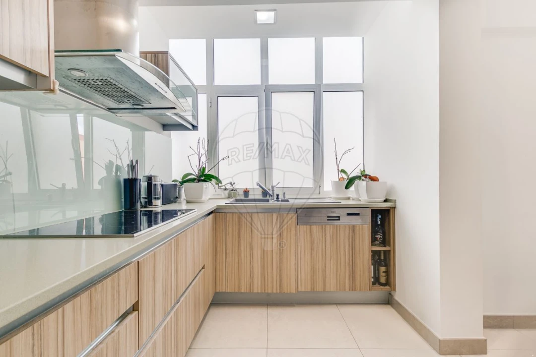 Apartamento T3 para Venda em Santo António dos Cavaleiros e Frielas Foto 2