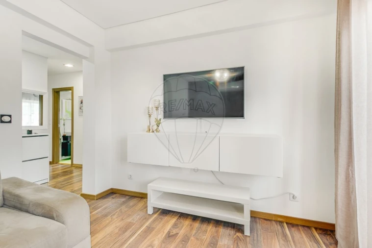 Apartamento T3 para Venda em Santo António dos Cavaleiros e Frielas Foto 12