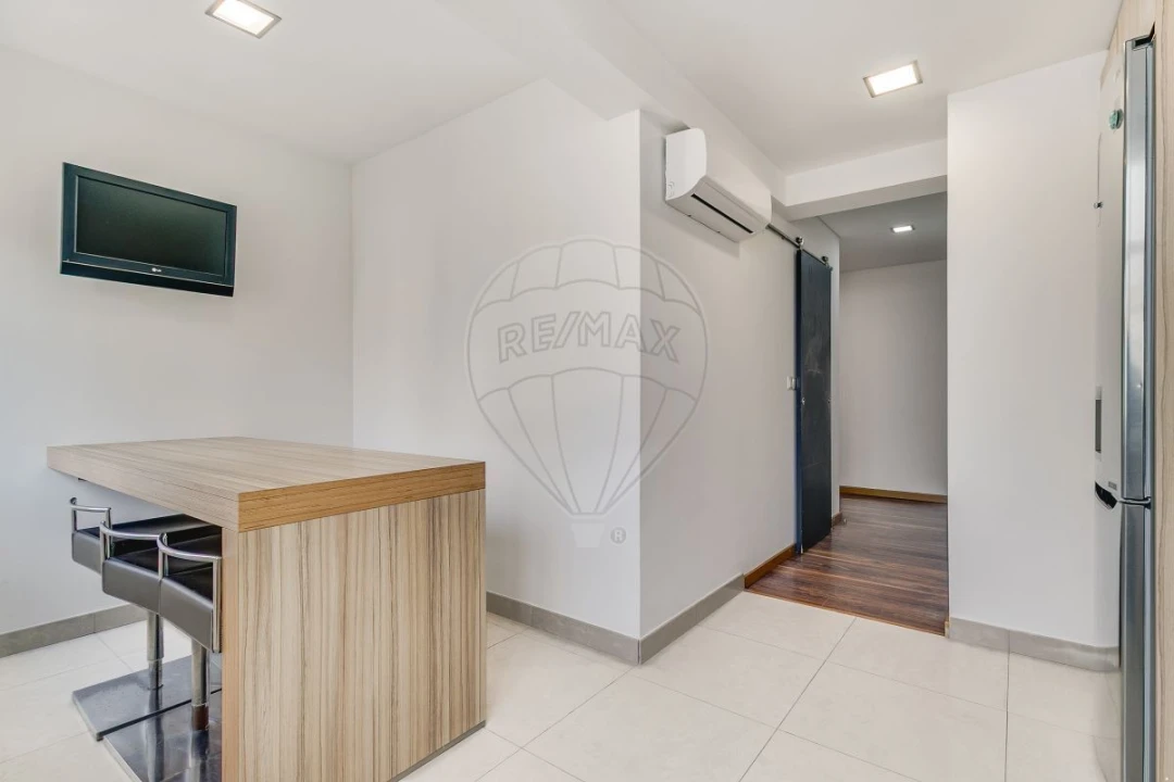 Apartamento T3 para Venda em Santo António dos Cavaleiros e Frielas Foto 5